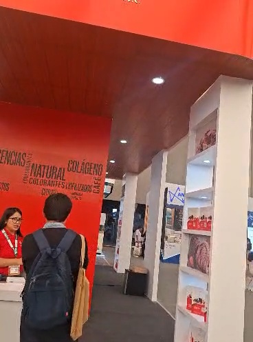 Stand rojo terminado de MARVA